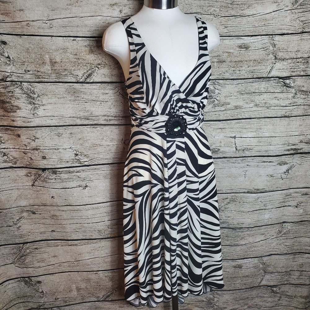 Enfocus Studio Zebra Dress Size 10.Pit to pit approx: 15 inches Right shoulde